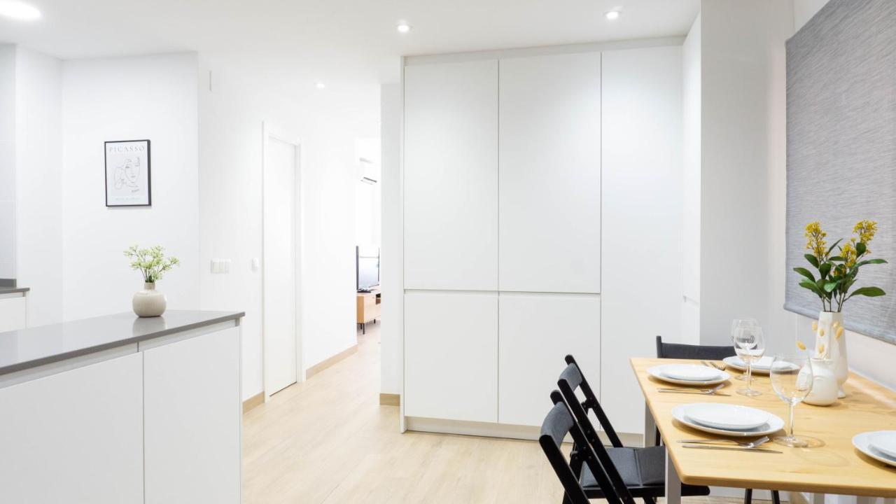 Modern Center Apartment *